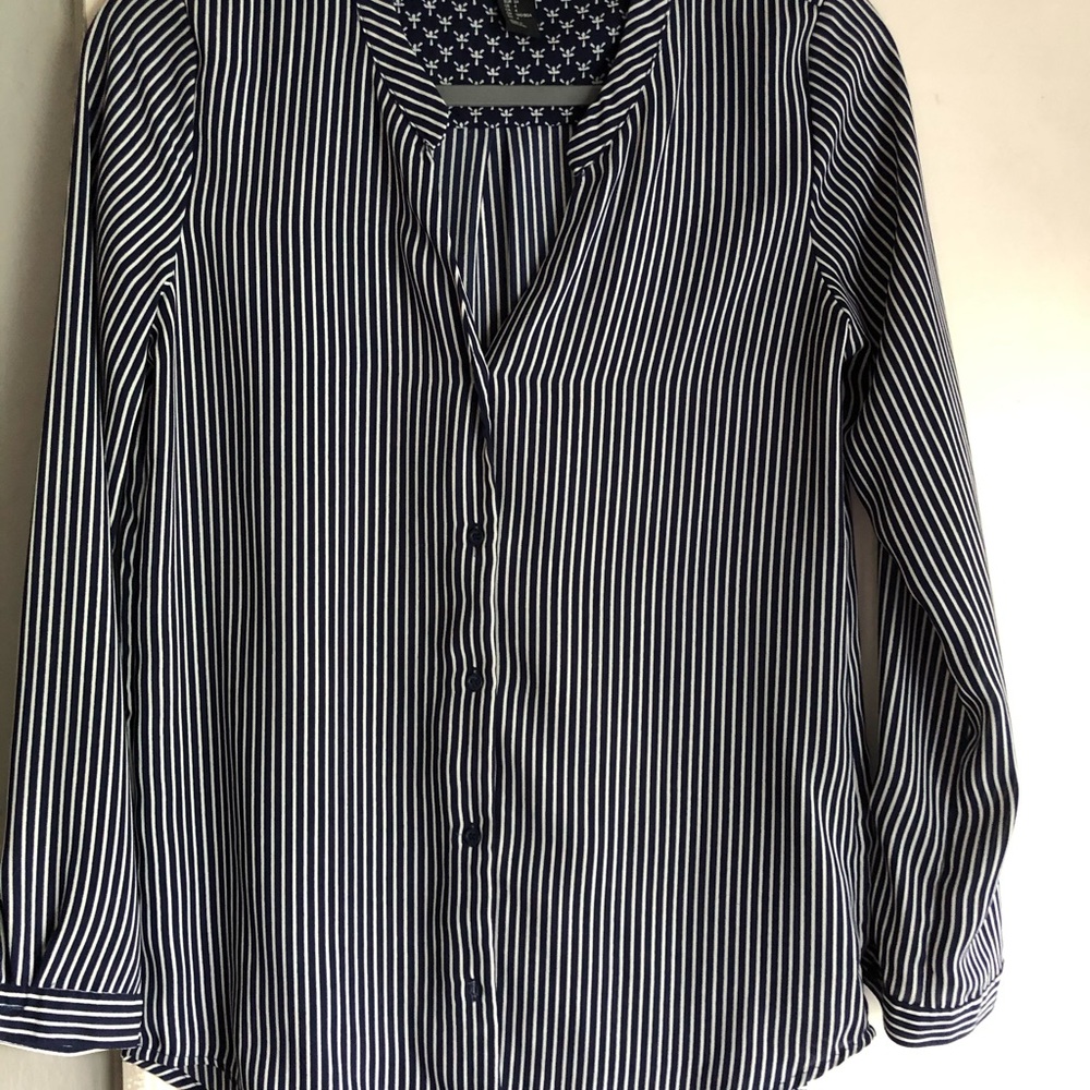 Button font blouse